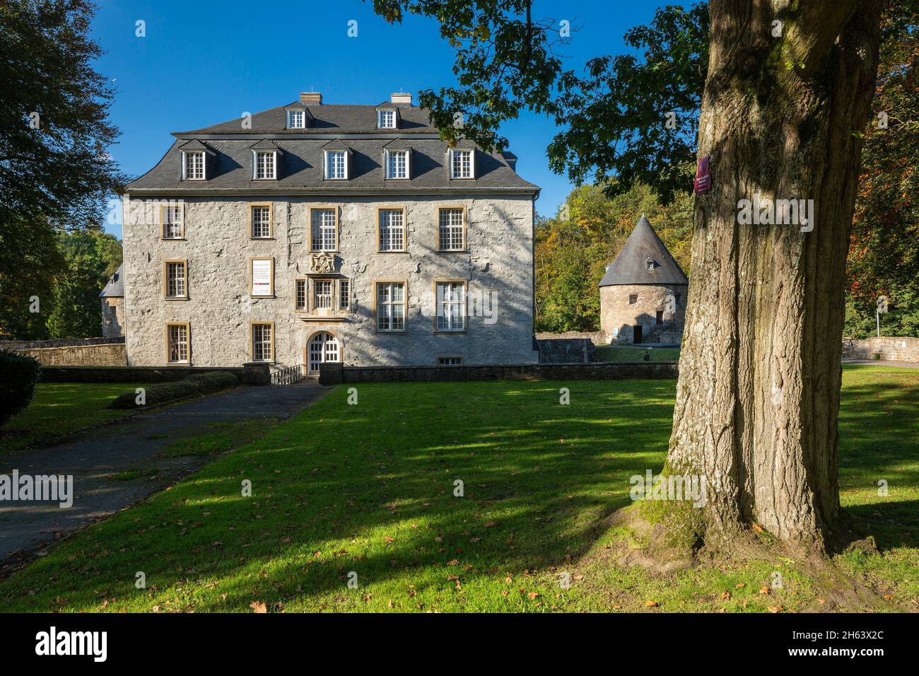 allemagne,velbert,velbert-neviges,bergisches land,niederbergisches land,niederberg,rhénanie,du nord-westphalie,nrw,hardenberg castle in neviges,anciennement appelé château,bâtiment principal,manoir,tour d'angle,baroque Banque D'Images