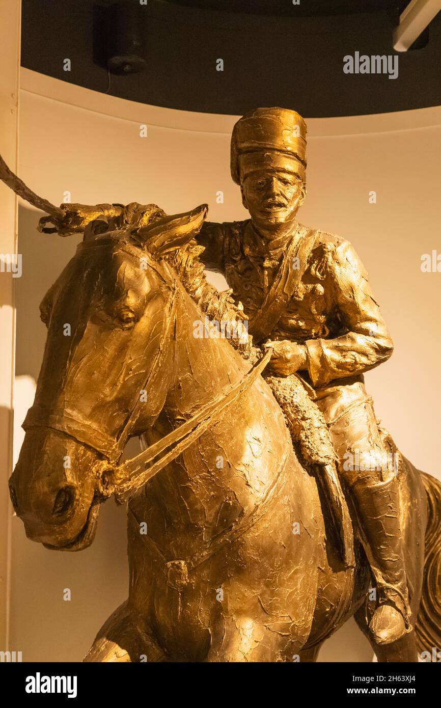 angleterre, winchester, les musées du quartier militaire de winchester, le musée des hussards royaux du roi, soldat se chargeant à cheval Banque D'Images