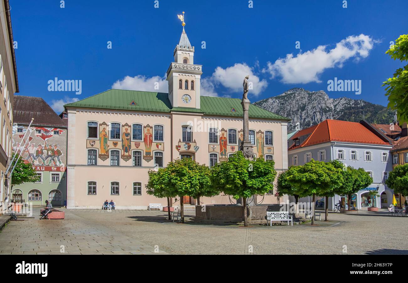 ancienne mairie sur rathausplatz dans la vieille ville, bad reichenhall, saalachtal, alpes berchtesgaden, berchtesgadener land, haute-bavière, bavière, allemagne Banque D'Images