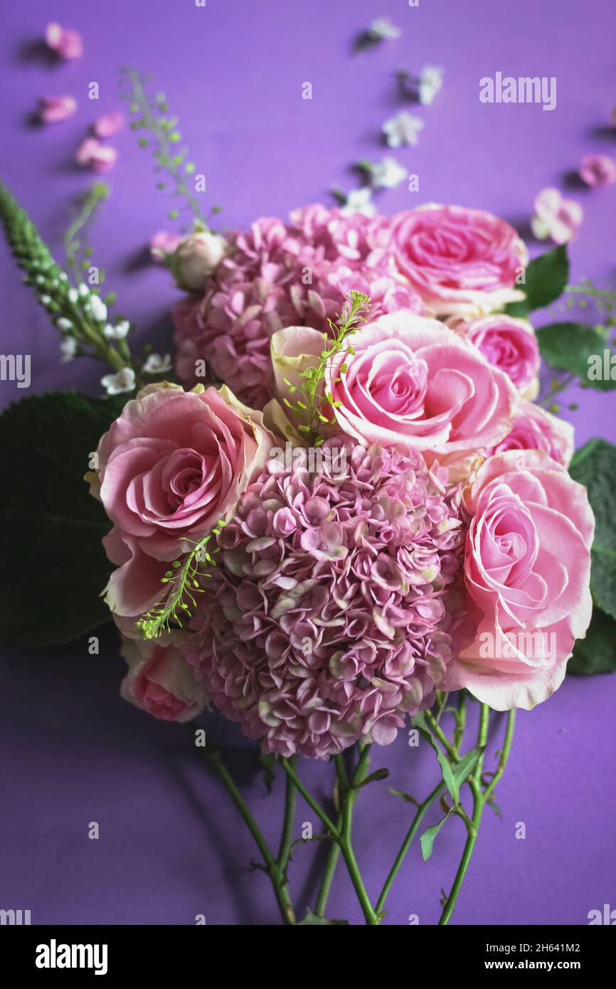Bouquet de fleurs lilas Banque de photographies et d’images à haute — free download