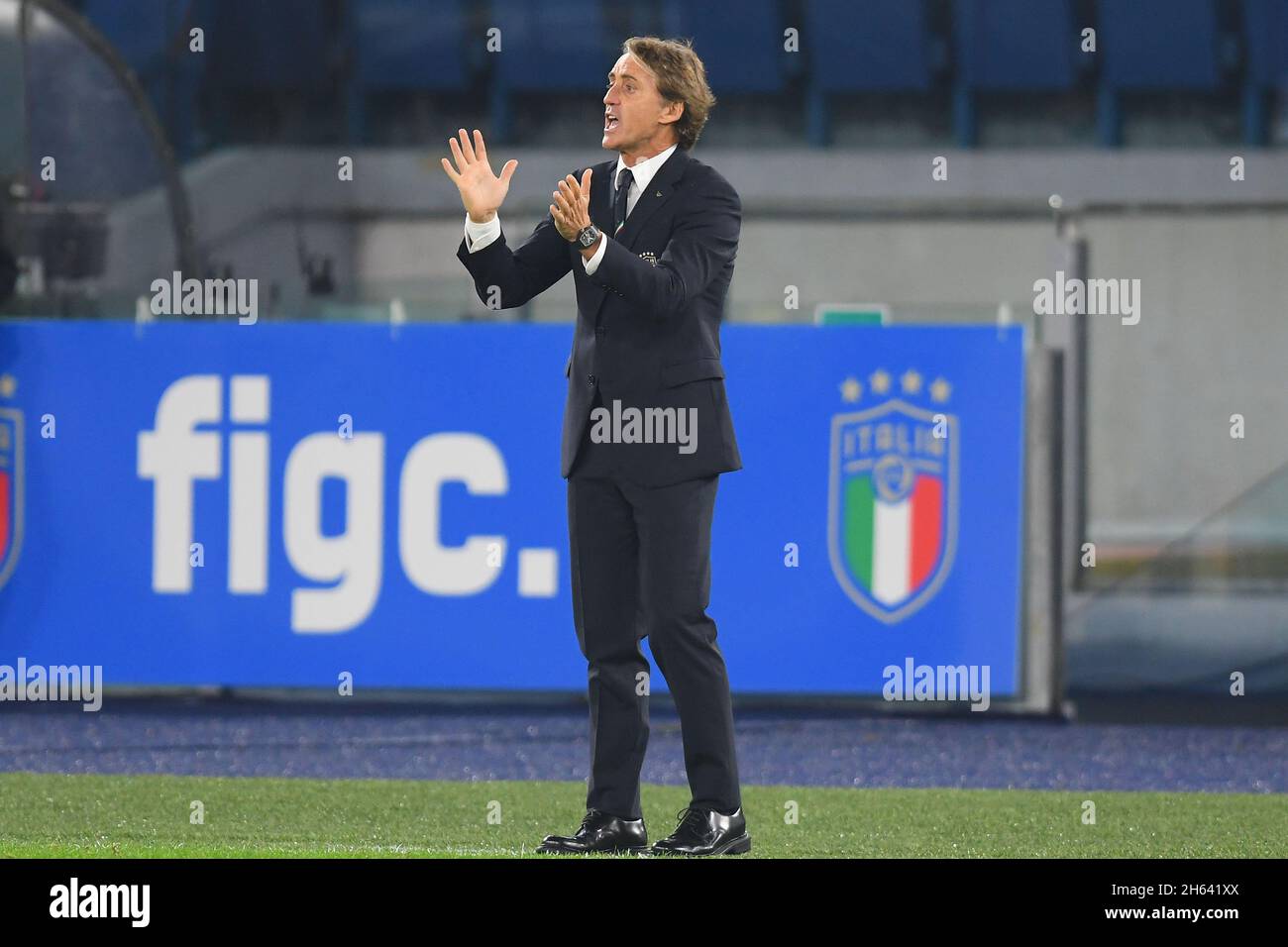 ROME, ITALIE - novembre 12 : l'entraîneur principal Roberto Mancini d'Italie en gestes pendant la coupe du monde qualificatifs du match de football du Groupe C entre l'Italie et Svizz Banque D'Images
