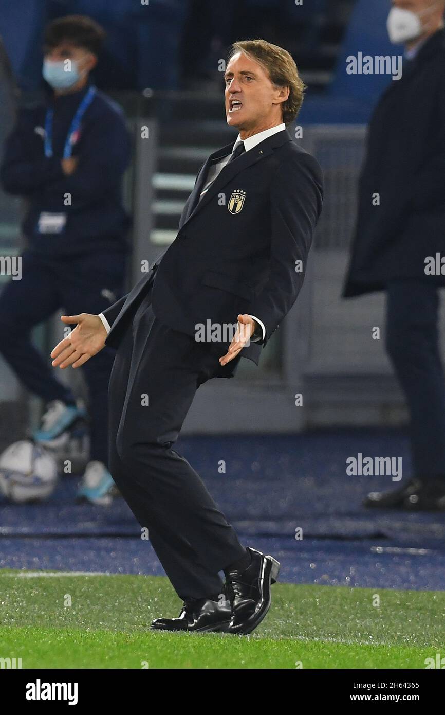 ROME, ITALIE - novembre 12 : l'entraîneur principal Roberto Mancini d'Italie en gestes pendant la coupe du monde qualificatifs du match de football du Groupe C entre l'Italie et Svizz Banque D'Images