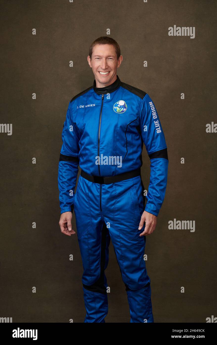 Fichier.12 novembre 2021.Glen DE VRIES, un des plus récents astronautes de Blue Origin, âgé de 49 ans, a survécu à une balade dans l'espace en octobre aux côtés de l'acteur William Shatner.Mais moins d'un mois plus tard, il a été tué jeudi dans un petit accident d'avion dans le New Jersey.PHOTO : 10 octobre 2021, Van Horn, Texas, États-Unis : Glen de Vries, vice-président des sciences de la vie et de la santé à la société de logiciels française Dassault Systemes avant le lancement de Blue Origin à West Texas.Crédit : Blue Origin/ZUMA Wire/Alay Live News Banque D'Images