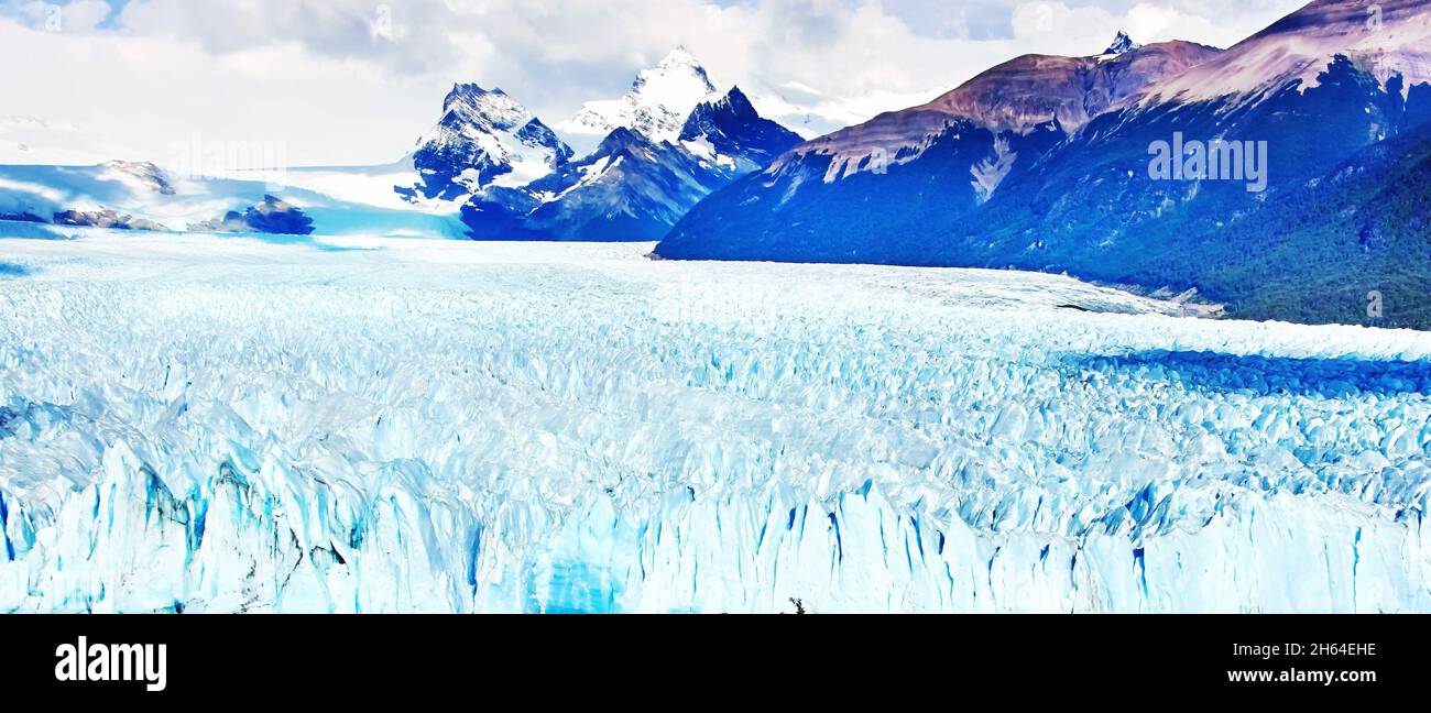 Paysage pittoresque du glacier bleu Perito Moreno situé dans le sud de la Patagonie, en Argentine Banque D'Images