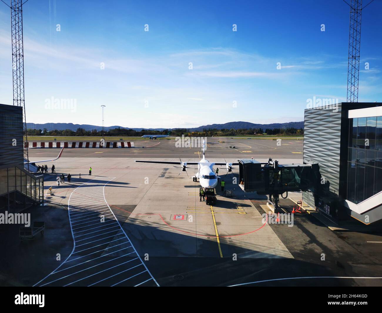 BERGEN, NORVÈGE - 17 octobre 2021 : un ATR 72-500 de Finnair qui a été loué par Wideroe à l'aéroport de Bergen en Norvège Banque D'Images