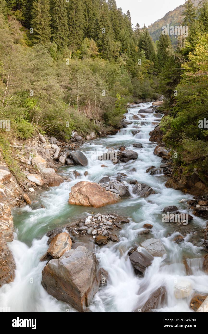 À la rivière Passer à Moos, vallée de Passier, Tyrol du Sud Banque D'Images