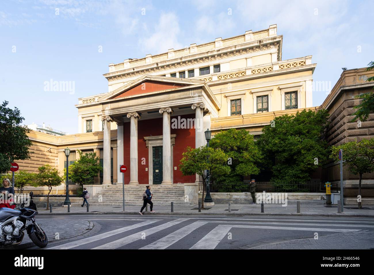 Athènes, Grèce.Novembre 2021. Vue extérieure de l'ancienne maison du Parlement grec dans le centre-ville Banque D'Images