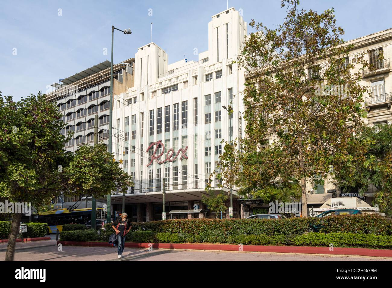 Athènes, Grèce.Novembre 2021. Vue extérieure du théâtre REX dans le centre-ville Banque D'Images