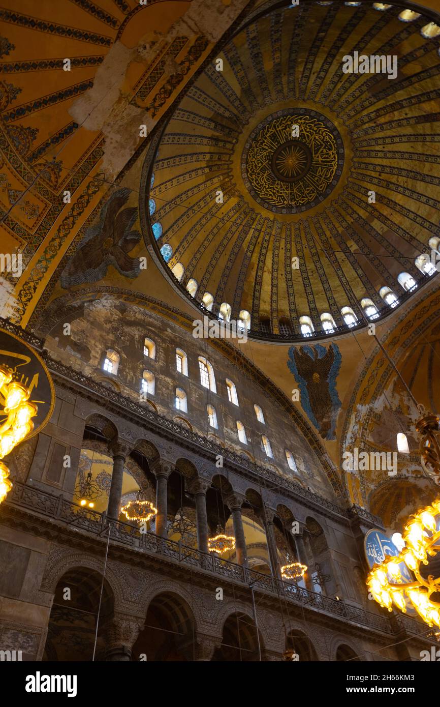 Istanbul Turquie - 10.6.2021: Intérieur de la mosquée Sainte-Sophie à Istanbul Banque D'Images
