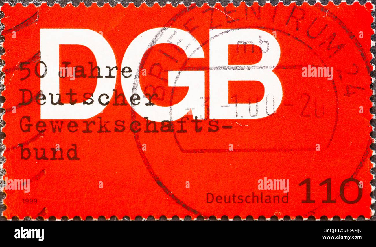 ALLEMAGNE - VERS 1999 : un timbre-poste de l'Allemagne, avec l'abréviation DGB en lettres blanches signifie Fédération syndicale allemande pour le 50 Banque D'Images