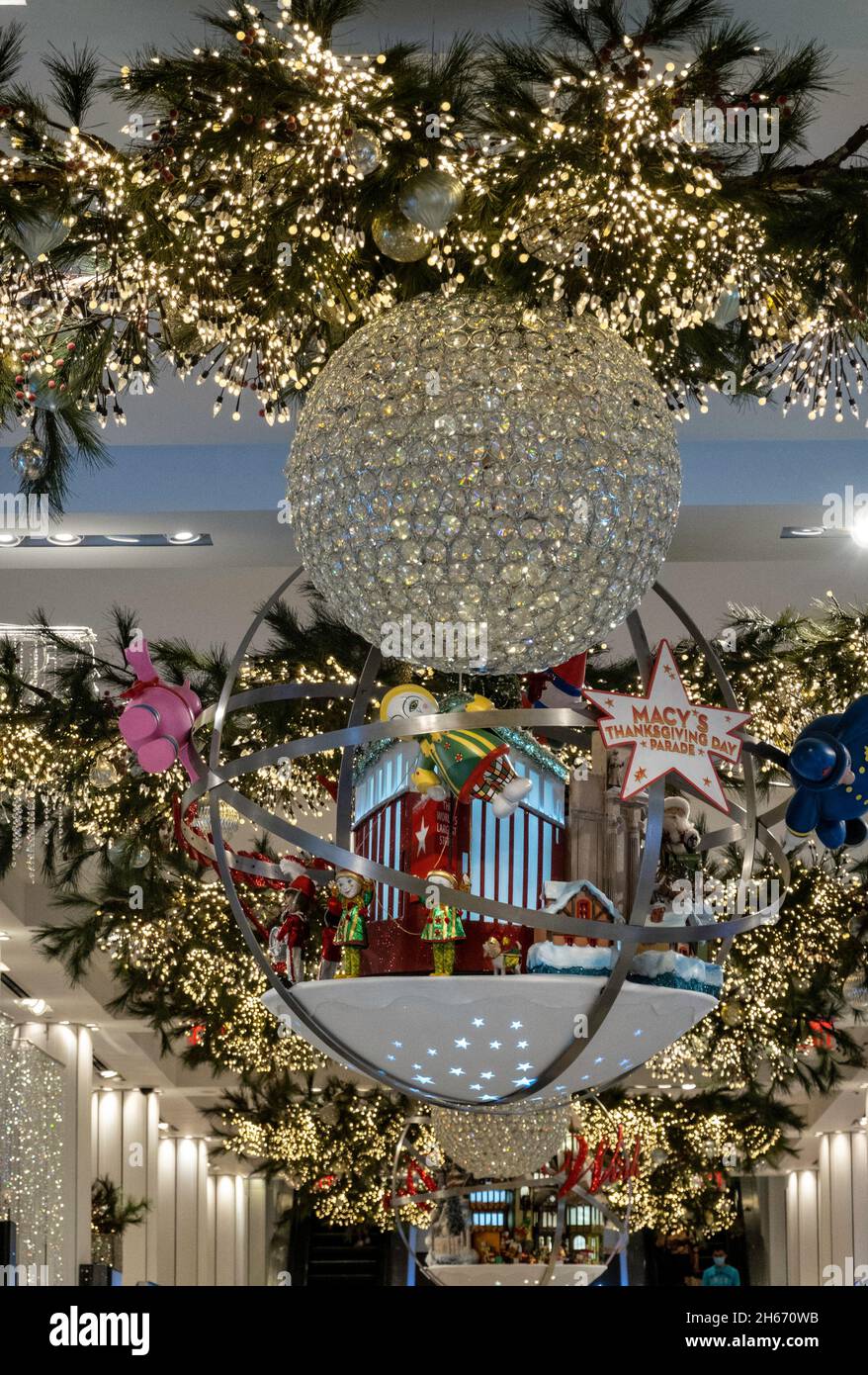 Du grand magasin Macy's, des décorations de Noël, étage principal, Herald Square, NYC Banque D'Images