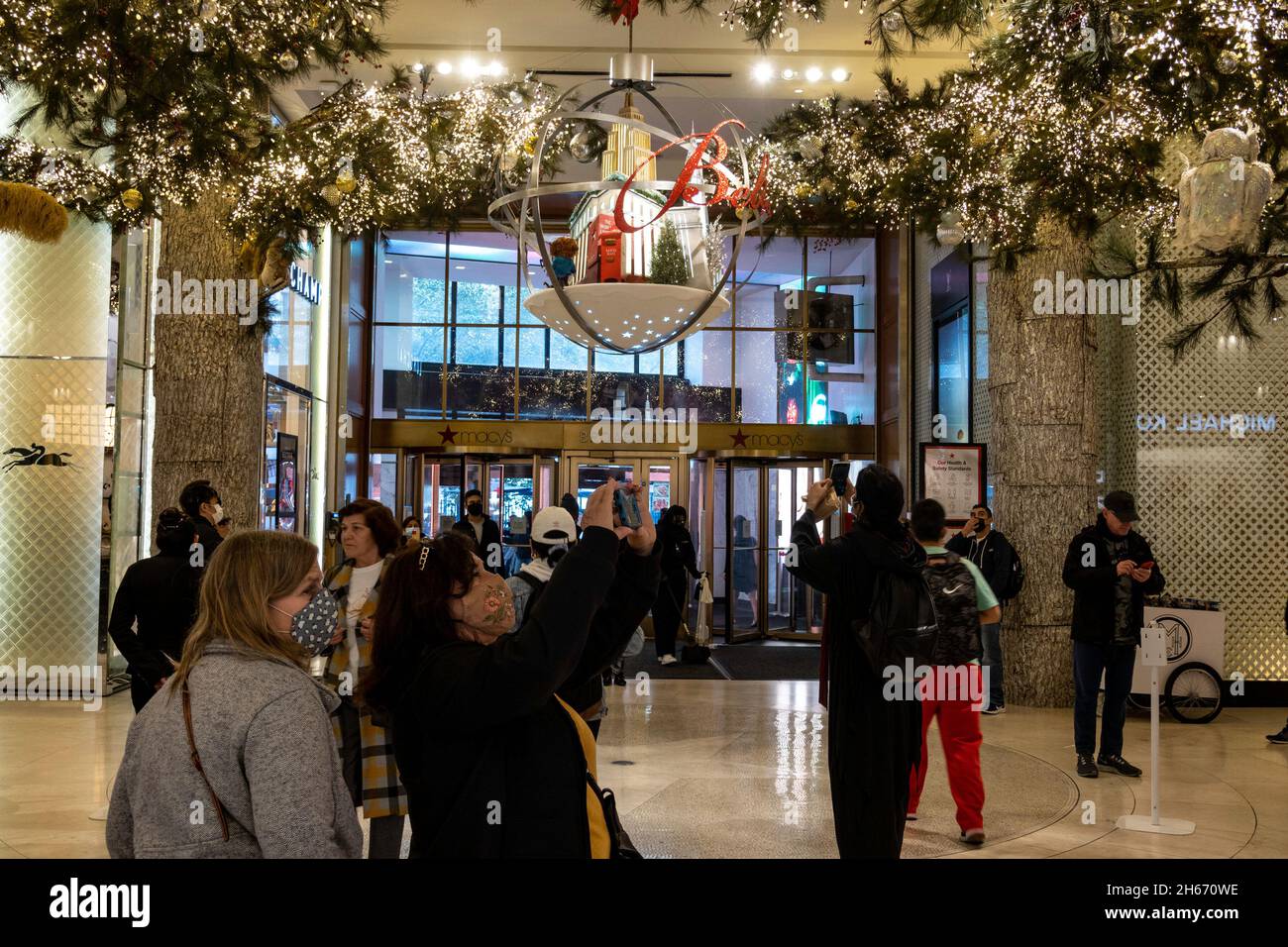 Du grand magasin Macy's, des décorations de Noël, étage principal, Herald Square, NYC Banque D'Images