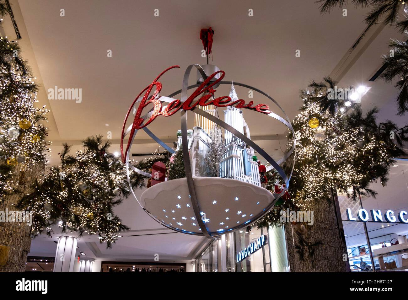 Du grand magasin Macy's, des décorations de Noël, étage principal, Herald Square, NYC Banque D'Images