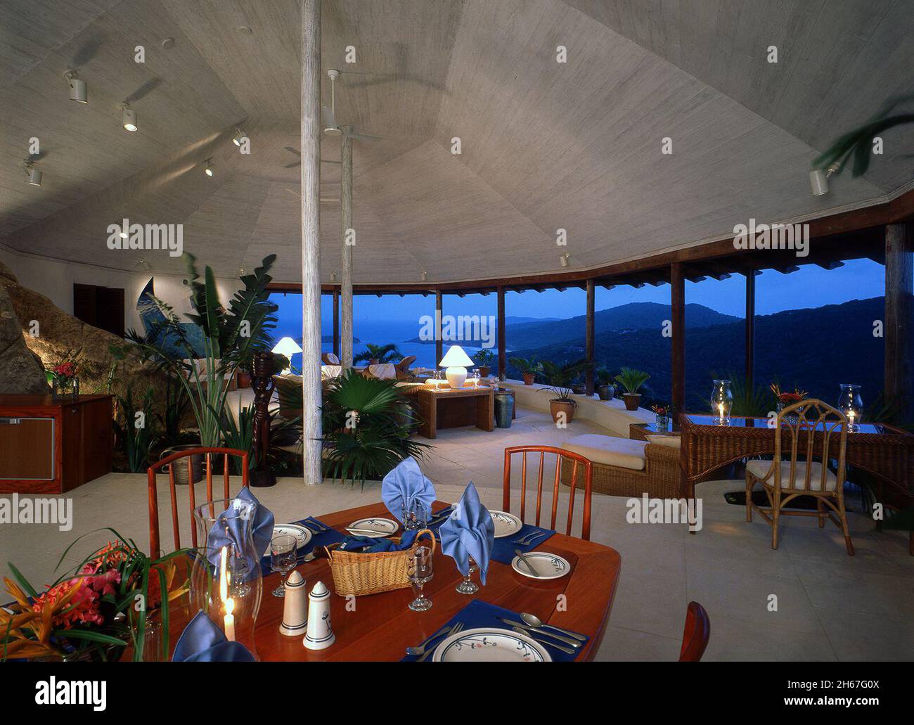 Mustique West Indies Caribbean villa sur l'île de Mustique montrant la salle à manger Banque D'Images