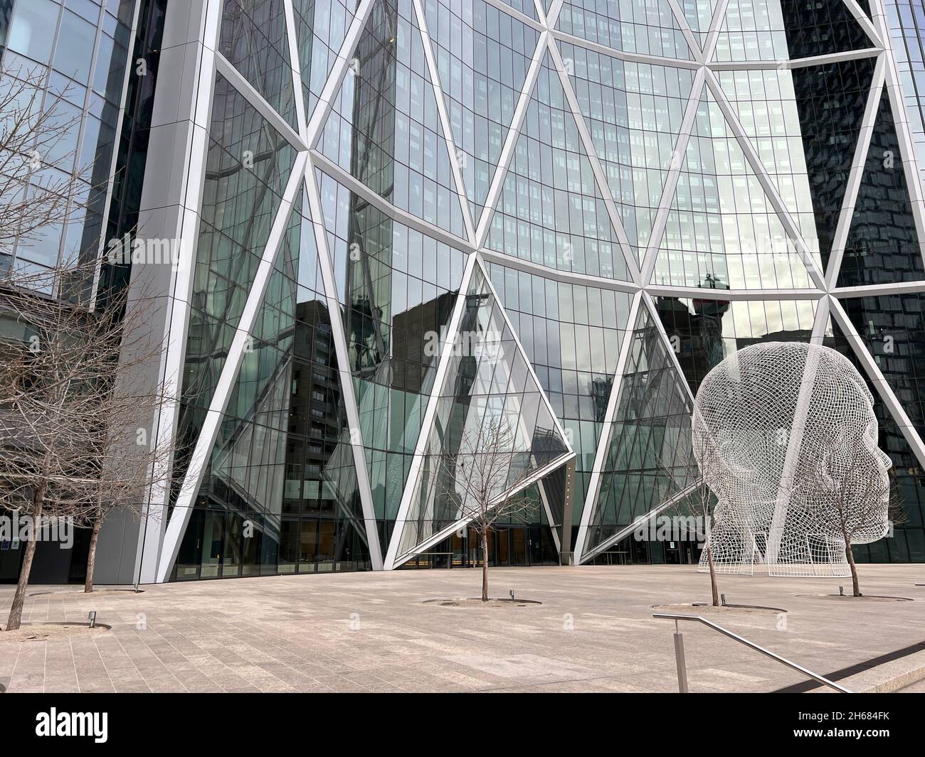 Calgary (Alberta) Canada - le 13 novembre 2021 : l'édifice Bow est situé au centre-ville de Calgary.Immeuble de bureaux pour de nombreuses compagnies pétrolières et gazières canadiennes. Banque D'Images