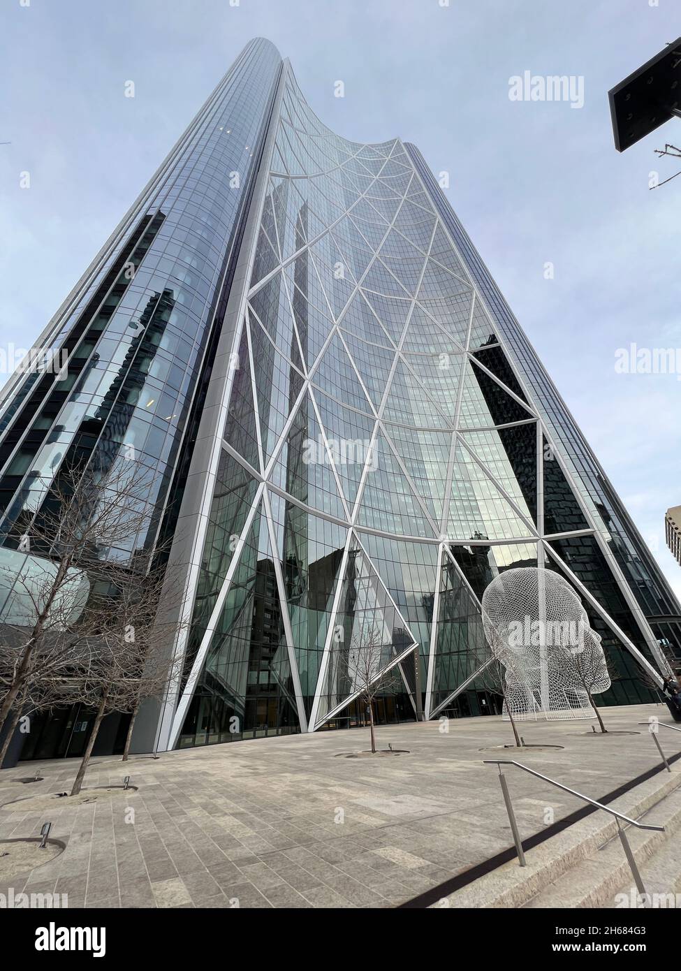 Calgary (Alberta) Canada - le 13 novembre 2021 : l'édifice Bow est situé au centre-ville de Calgary.Immeuble de bureaux pour de nombreuses compagnies pétrolières et gazières canadiennes. Banque D'Images