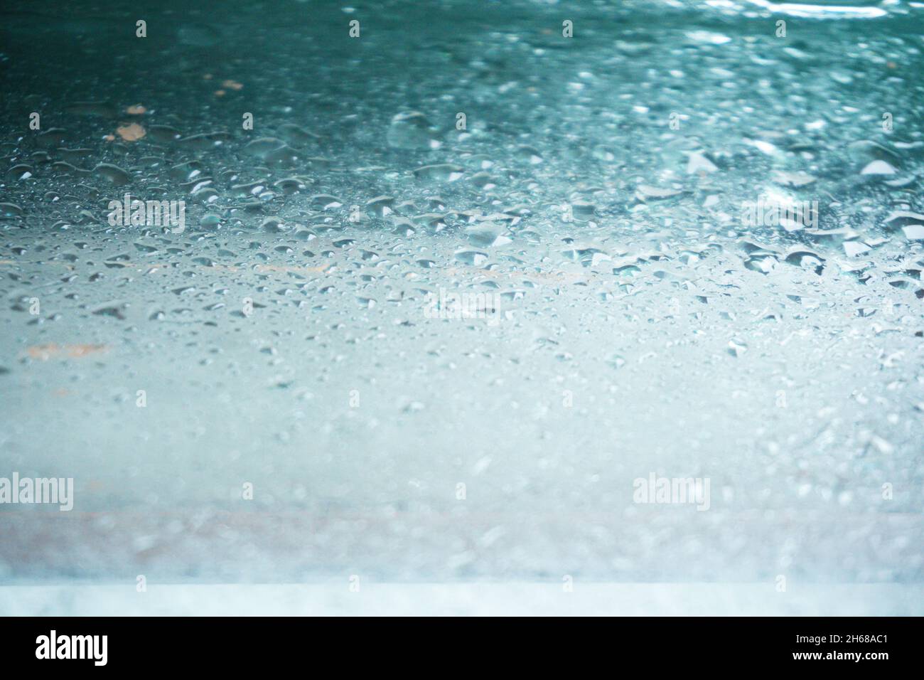 Gouttelettes d'eau sur le verre Banque D'Images