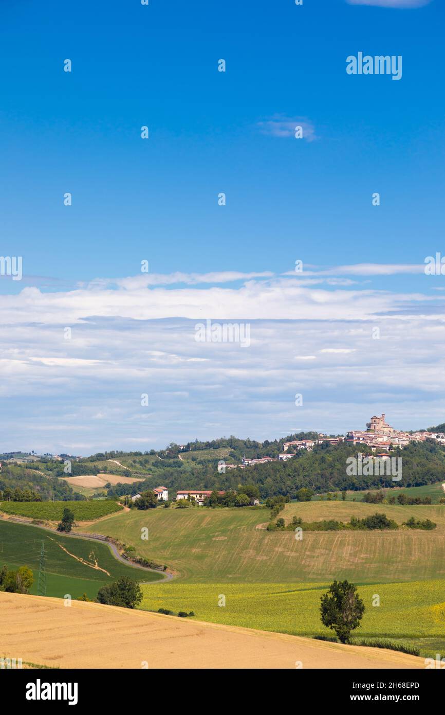 Piémont - Piémont - région, Italie.Paysage de campagne dans la région de Langhe. Banque D'Images