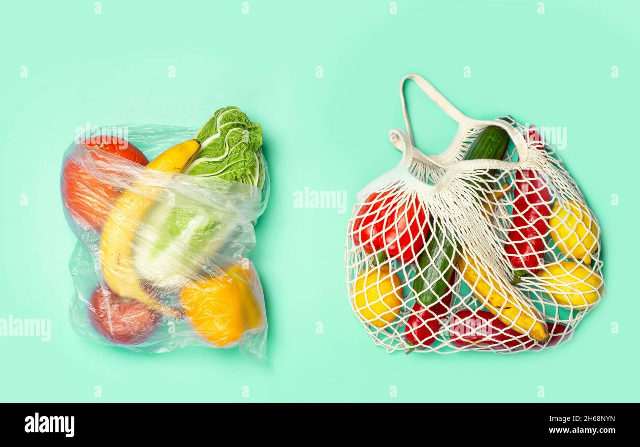 Un sac à corde réutilisable avec des légumes et des fruits du supermarché.Concept d'interdiction de sac en plastique à usage unique.Aucun arrière-plan de gaspillage.Photo de haute qualité.Photo de haute qualité Banque D'Images