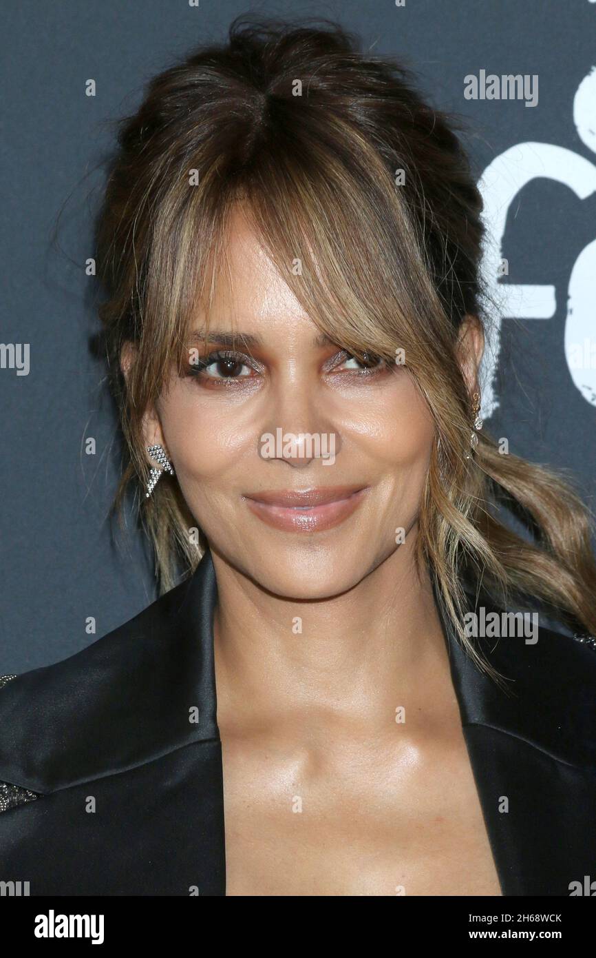 13 novembre 2021, Los Angeles, CA, Etats-Unis: LOS ANGELES - 13 NOVEMBRE: Halle Berry au Fest de l'AFI - première meurtri au Théâtre chinois de TCL IMAX le 13 novembre 2021 à Los Angeles, CA (Credit image: © Kay Blake/ZUMA Press Wire) Banque D'Images