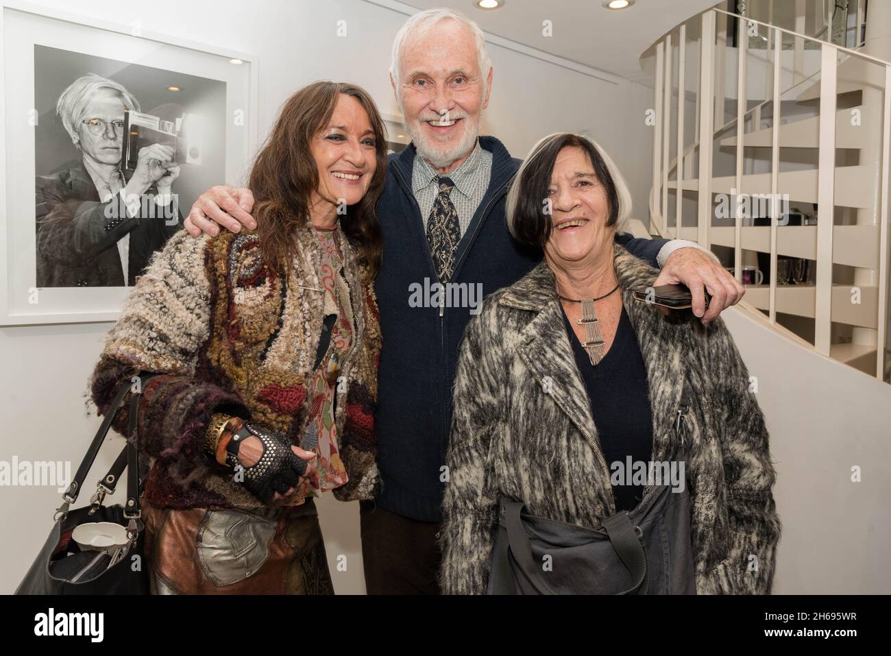 Paris : Vernissage de l'exposition CROISANT avec Philippe Morillon, Romain Battaglia et invités à la Galerie de la Clé. Banque D'Images