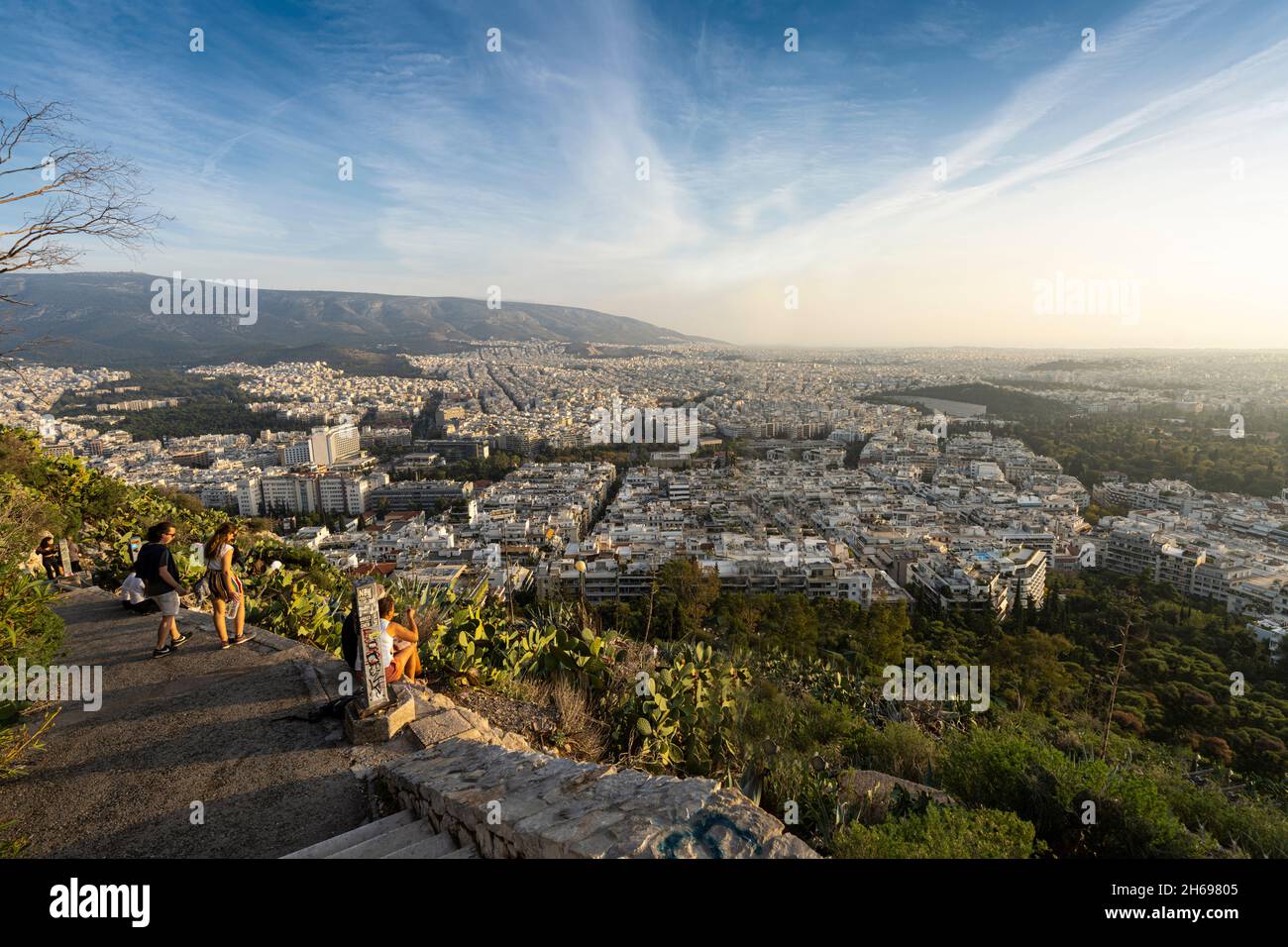 Athènes, Grèce.Novembre 2021. Vue aérienne de la ville depuis la colline de Lycabette au coucher du soleil Banque D'Images