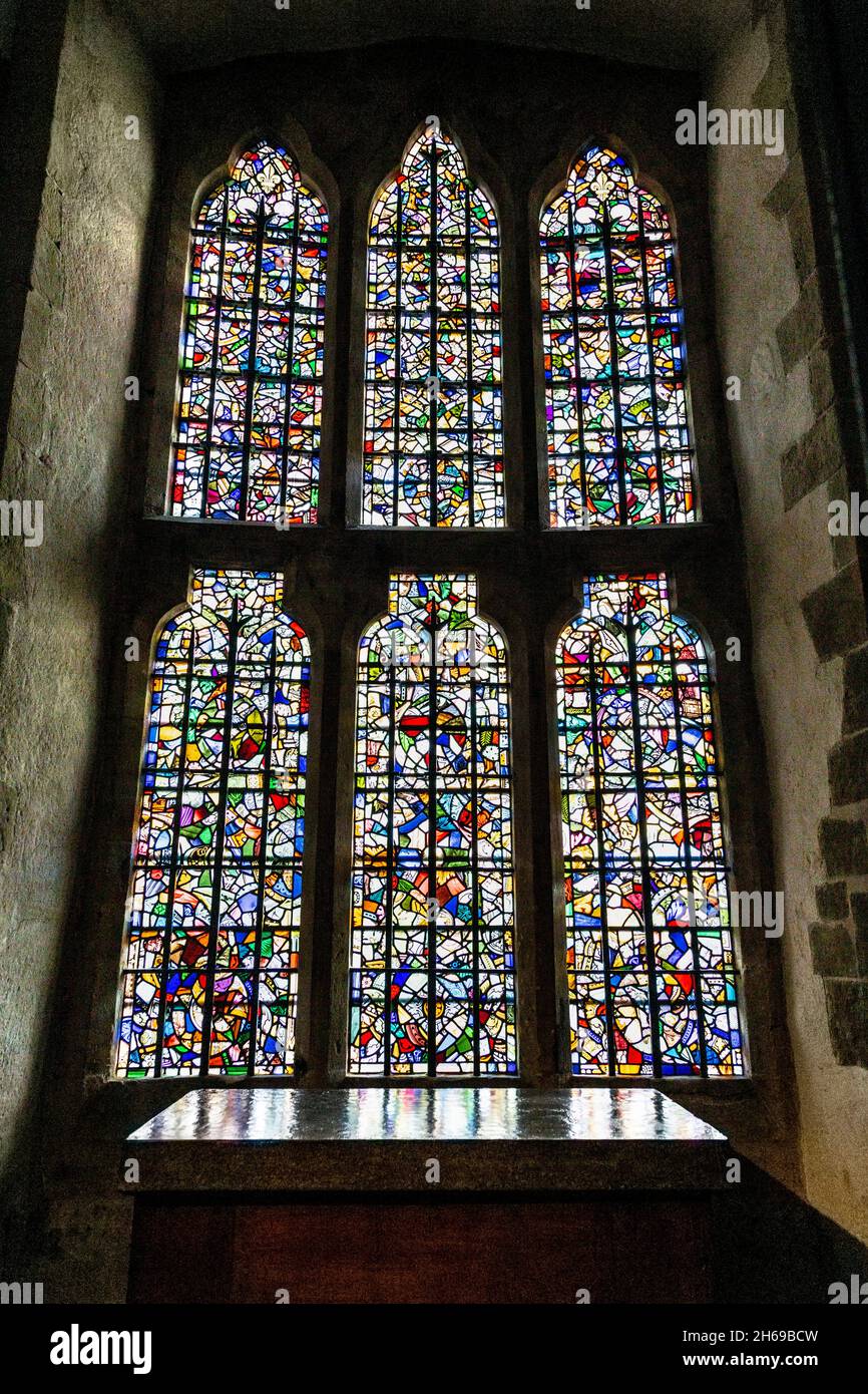 Vitraux de la chapelle privée du roi associée à Henry VI, Wakefield Tower, Tower of London, Londres, Royaume-Uni Banque D'Images