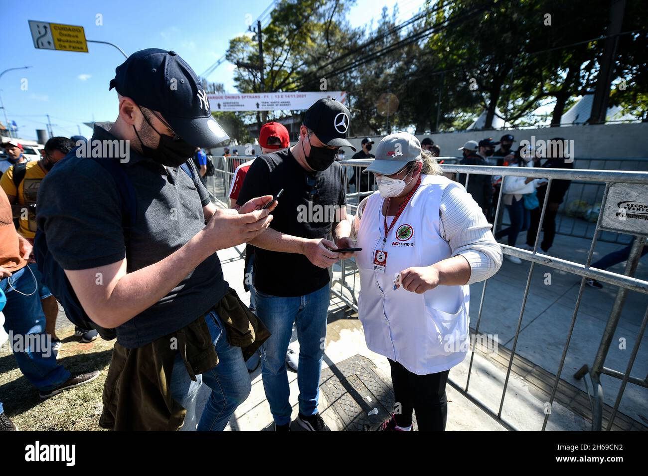 SP - Sao Paulo - 11/14/2021 - FORMULE 1 BRÉSIL 2021 GP, 2021 FORMULE 1 SAO PAULO GP - Vérification par PCR à l'arrivée du Grand Prix de Sao Paulo tenu à l'Autodrome d'Interlagos par le circuit mondial de Formule 1 pendant la saison 2021.Photo: Duda Bairros/AGIF/Sipa USA Banque D'Images