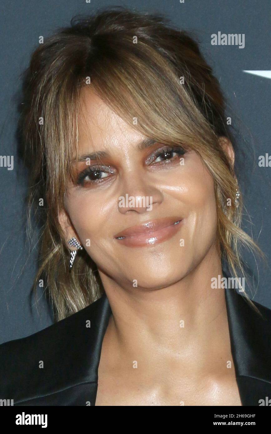 Halle Berry au Fest de l'AFI - première meurtrisée au cinéma chinois IMAX de TCL le 13 novembre 2021 à Los Angeles, CA (photo par Katrina Jordan/Sipa USA) Banque D'Images