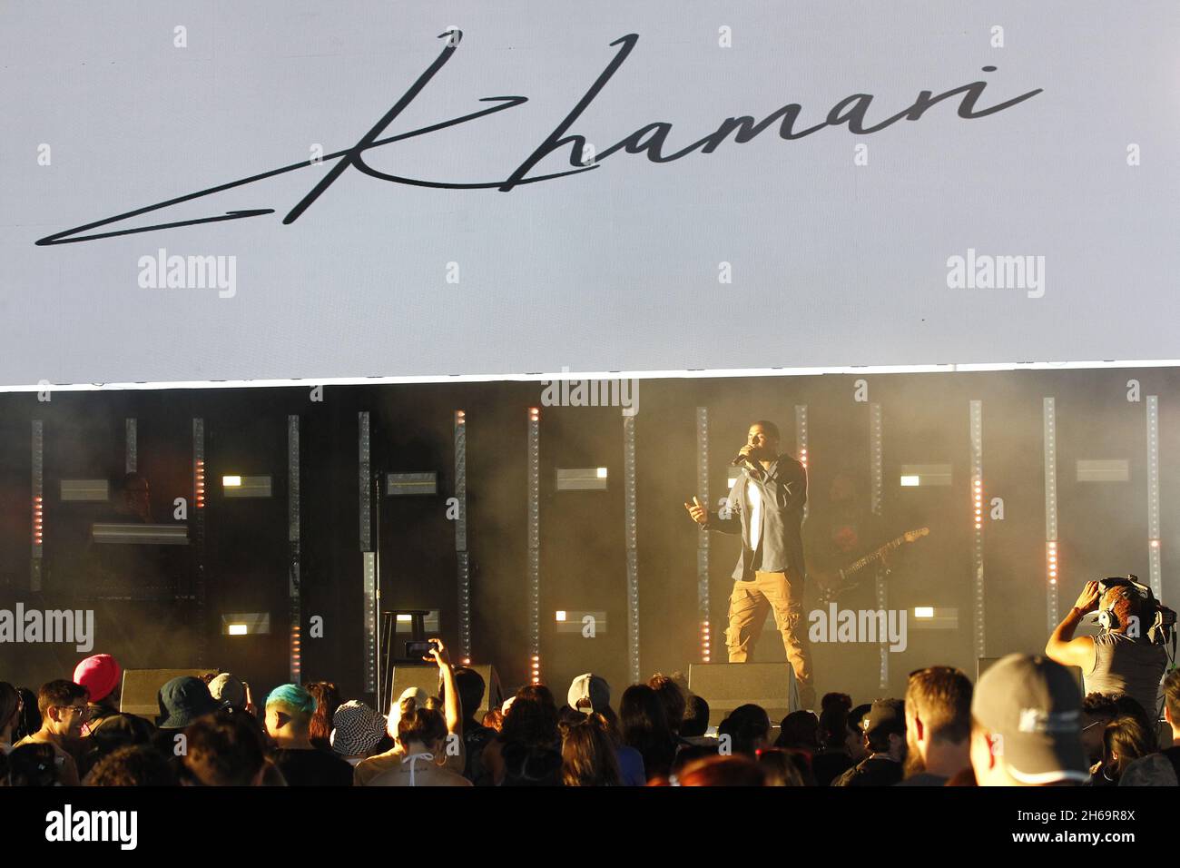 Khamari se produit sur scène pendant le Day N Vegas Music Festival au Las Vegas Festival Grounds de Las Vegas, Nevada, le samedi 13 novembre 2021.Photo de James Atoa/UPI Banque D'Images