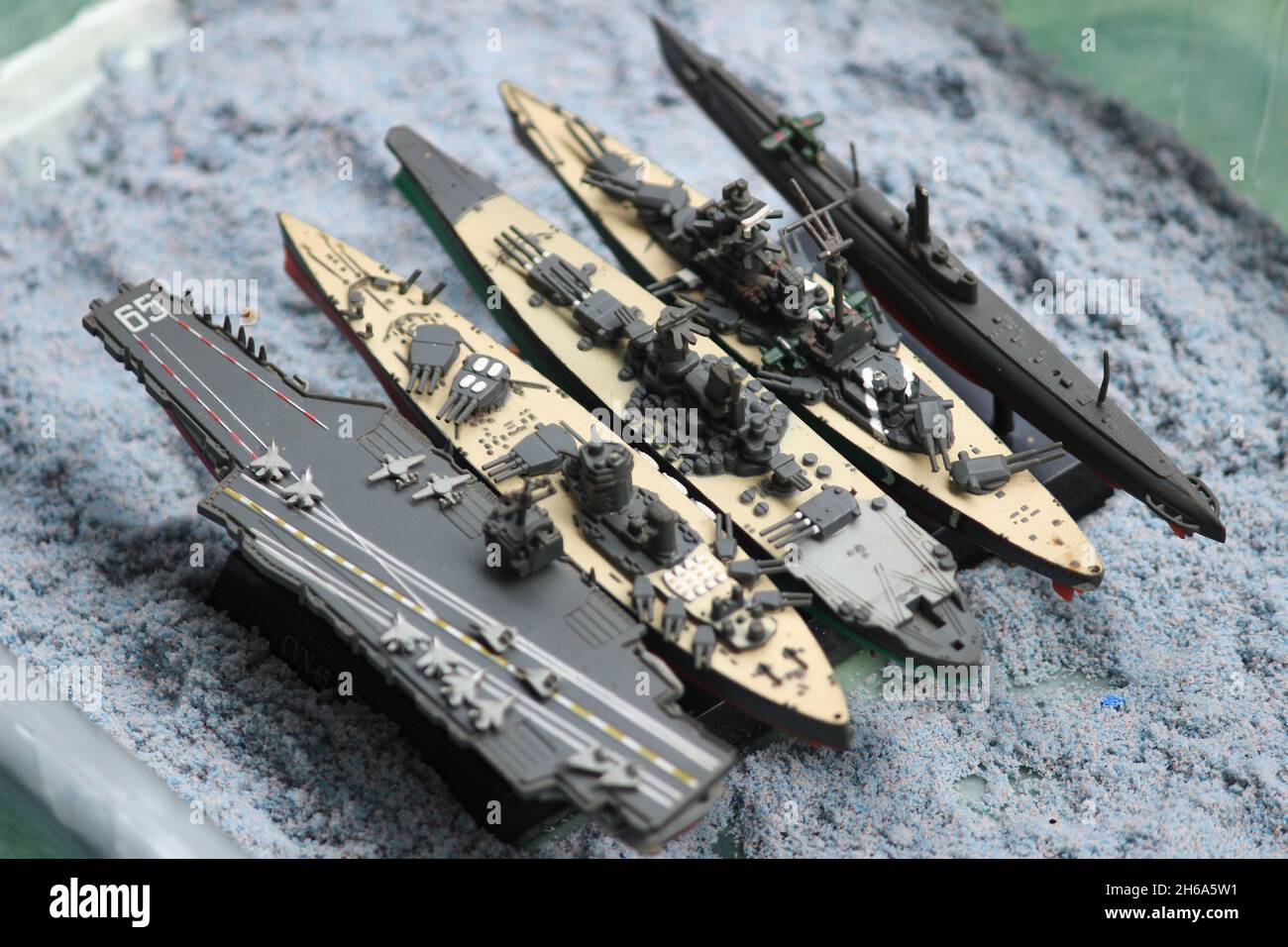 La gamme des cuirassés miniatures comprend le transporteur d'entreprise, le sous-marin, le cuirassé Musashi, le cuirassé Yamato, les principales batailles Banque D'Images