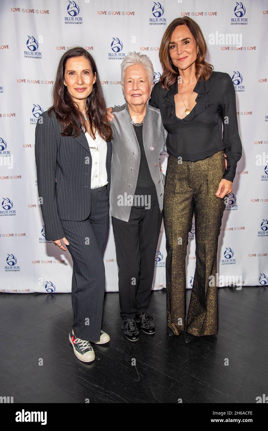 Elea Oberon, Eleanor Coppola, Polly Draper assister à Blue Fox Entertainment 'Love is Love is Love is Love' première réception à l'hôtel Shangri-la, Santa Monica, CA le 13 novembre 2021 Banque D'Images