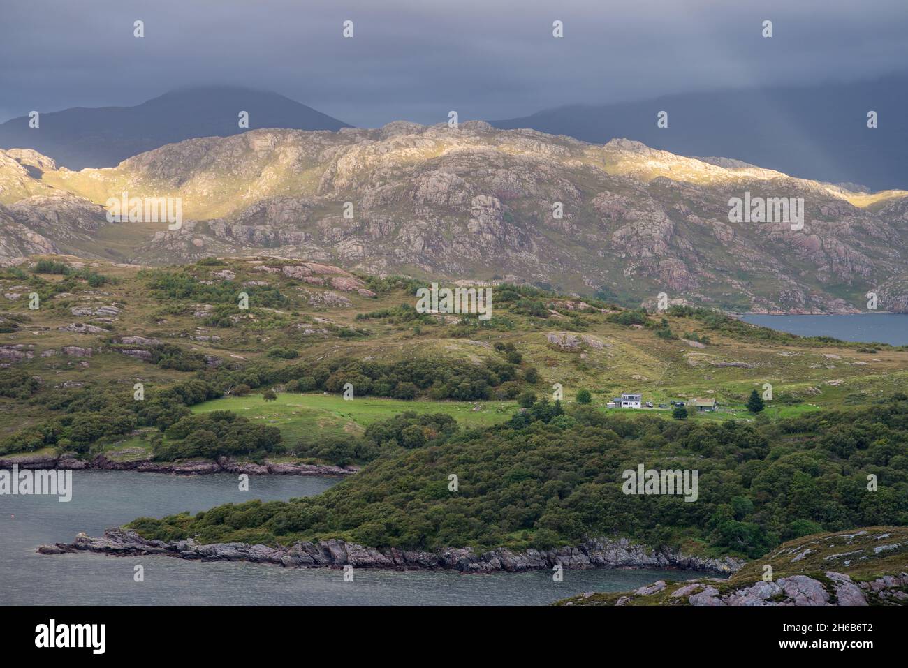 Royaume-Uni, Écosse, Wester Ross, Ross et Cromarty.Vue sur le Loch Torridon depuis le dessus du Loch Shielddaig. Banque D'Images