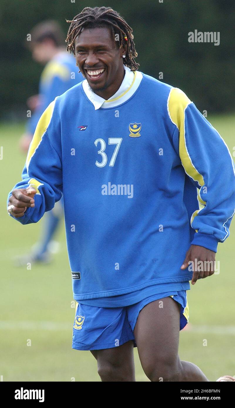 FORMATION DE PORTSMOUTH 14-04-05 ALIOU CISSE PIC MIKE WALKER, 2005 Banque D'Images