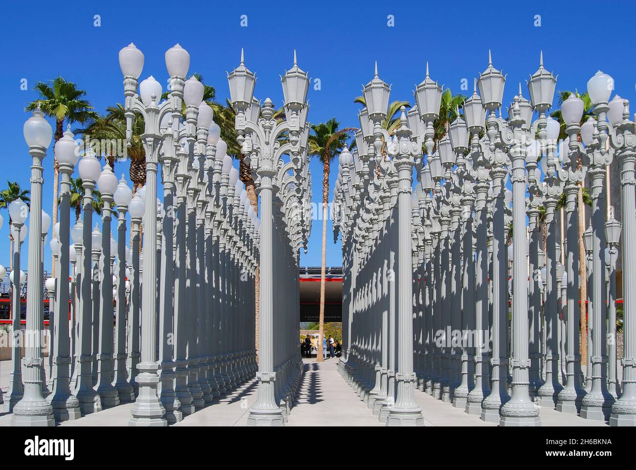 'Lumière', sculpture urbaine Los Angeles County Museum of Art, Wilshire Boulevard, Los Angeles, Californie, États-Unis d'Amérique Banque D'Images