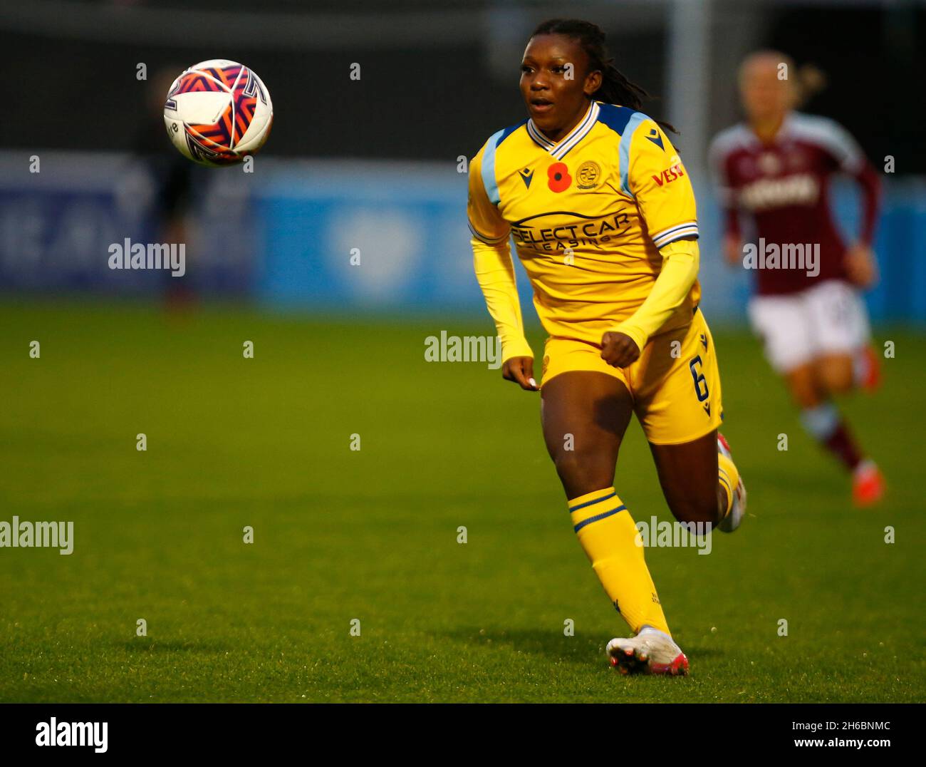 Dagenham, Royaume-Uni.14 novembre 2021.DAGENHAM, ANGLETERRE - NOVEMBRE 14: Deanne Rose de Reading FC femmes pendant Barclays FA femmes Super League match entre West Ham United femmes et la lecture au stade de construction de Chigwell le 14 novembre 2021 à Dagenham, Angleterre crédit: Action Foto Sport/Alay Live News Banque D'Images