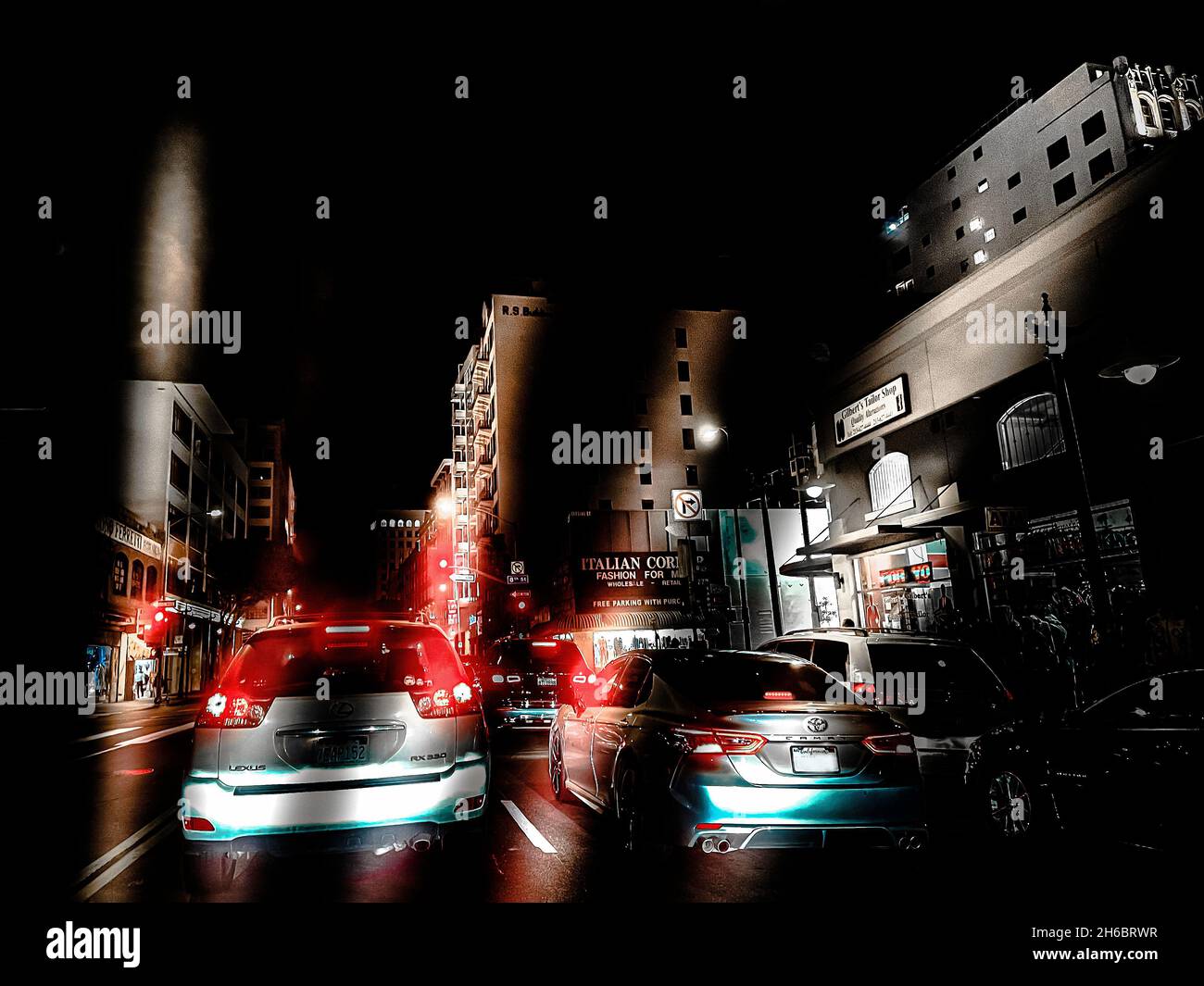 Une photo nocturne du centre-ville de Los Angeles, numérisée pour produire des effets. Banque D'Images