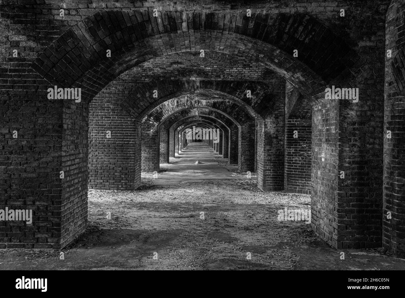 Couloirs sans fin de fort Jefferson sur Dry Tortugas Island, Floride, États-Unis Banque D'Images Couloirs sans fin de fort Jefferson sur Dry Tortugas Island, Floride, États-Unis Banque D'Images