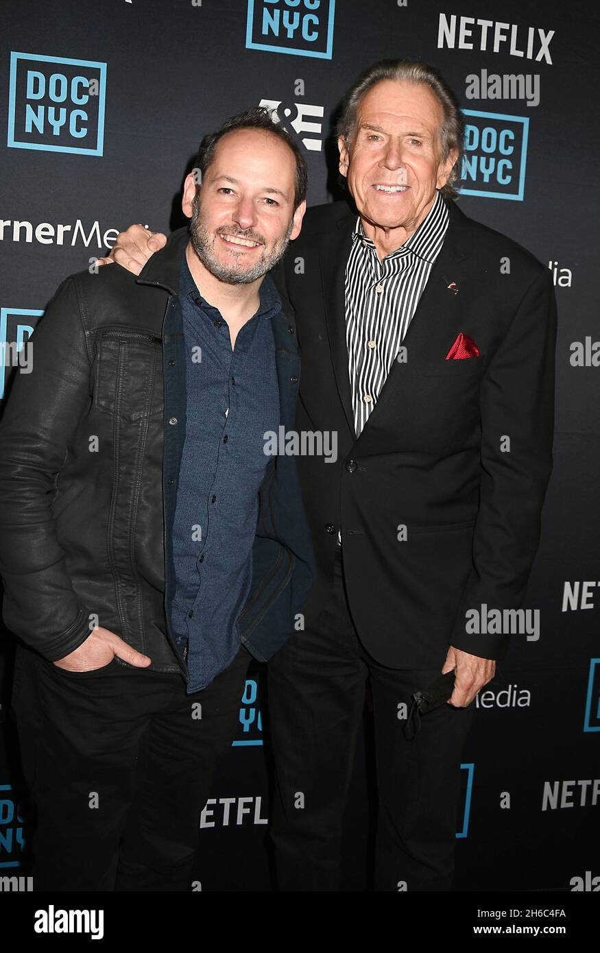 Tom Donahue et Bill Boggs assistent à la projection de 'Dian MARTIN: KING OF COOL' au Doc NYC Festival du Doc NYC Festival le 14 novembre 2021 au SVA Theatre de New York, New York, États-Unis.Robin Platzer/ Twin Images/ Credit: SIPA USA/Alamy Live News Banque D'Images