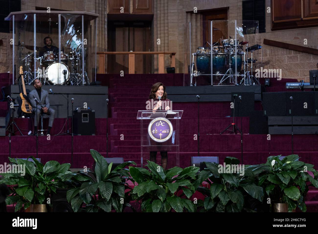 New York, États-Unis.14 novembre 2021.La gouverneure Kathy Hochul parle lors de sa visite à la cathédrale Allen A. M. E. à New York le 14 novembre 2021.(Photo de Lev Radin/Sipa USA) crédit: SIPA USA/Alay Live News Banque D'Images