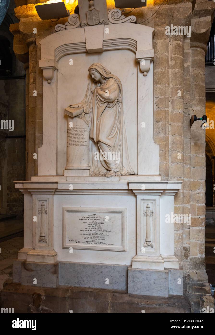 Memorial à Edmund Woods dans la cathédrale de Chichester dans la ville de Chichester, West Sussex, Royaume-Uni.Merci au doyen et au chapitre de la cathédrale de Chichester. Banque D'Images