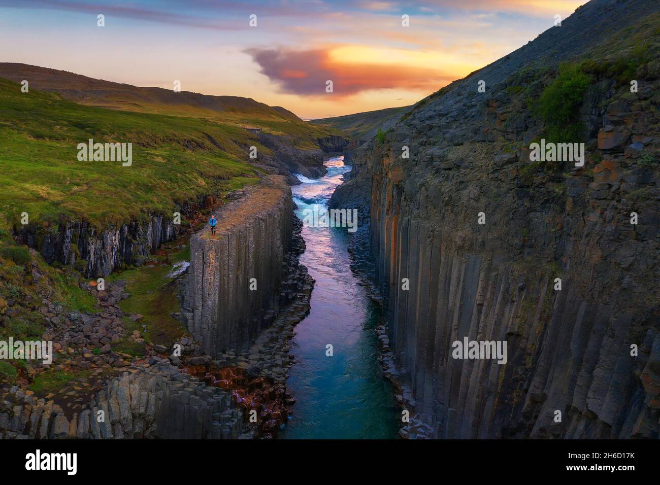 Studlagil Canyon dans l'est de l'Islande au coucher du soleil Banque D'Images