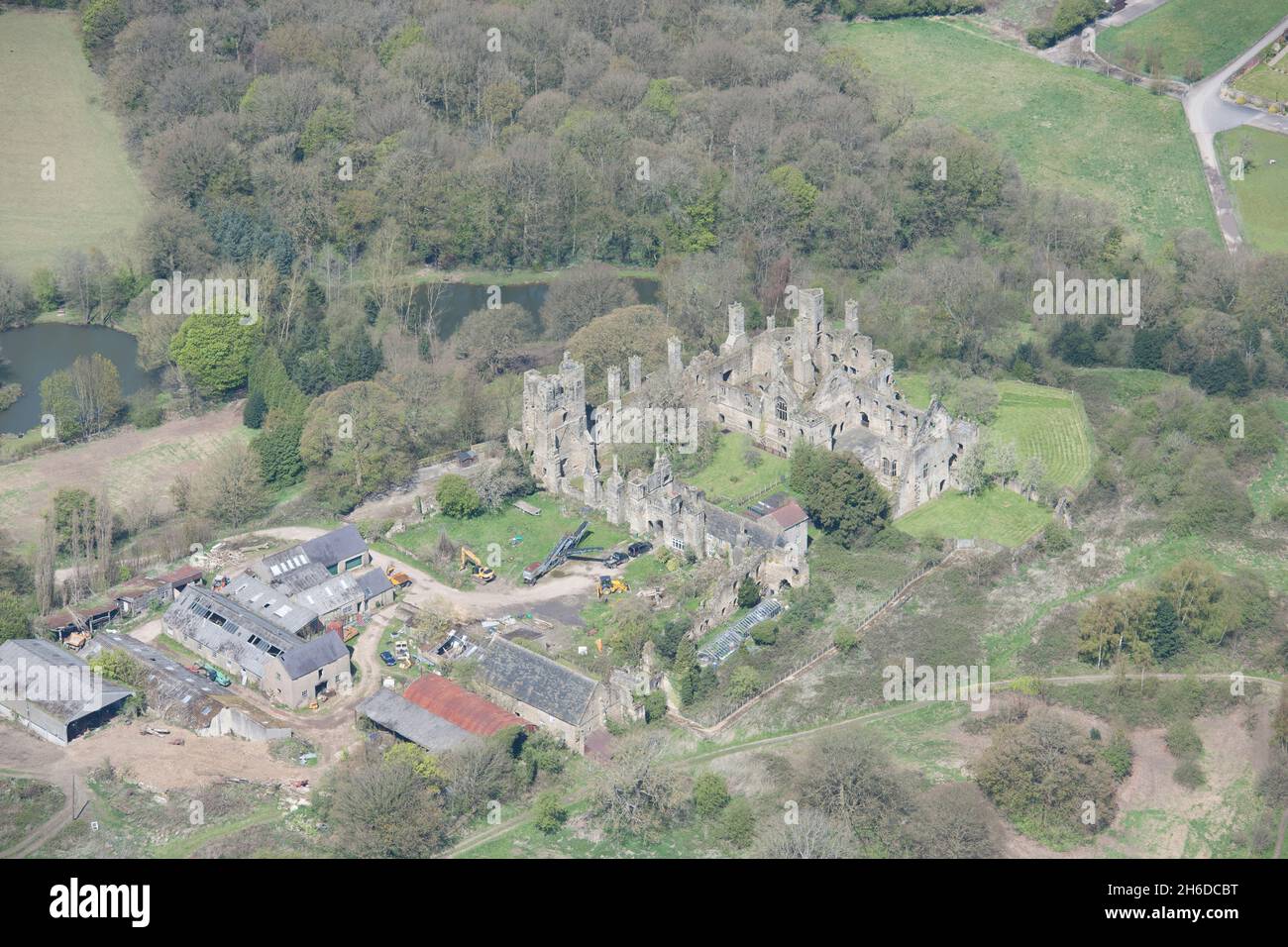 Les ruines de Wingfield Manor, une grande maison médiévale, Derbyshire, 2016. Banque D'Images