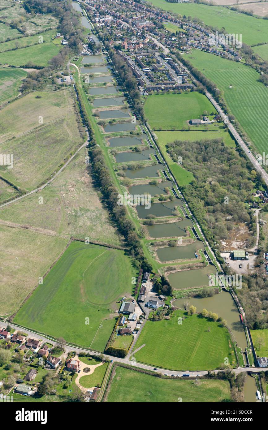 Écluses de Caen Hill sur le canal Kennet et Avon, Devozes, Wiltshire, 2015. Banque D'Images
