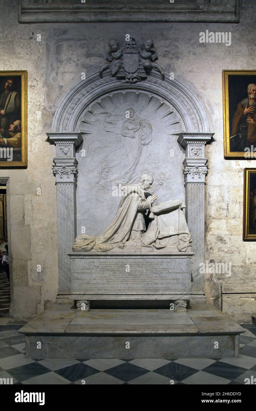 Tombe en marbre du Cardinal D. Marcelo Spinola y Maestre (1912) par le sculpteur Joaquin Bilbao Banque D'Images