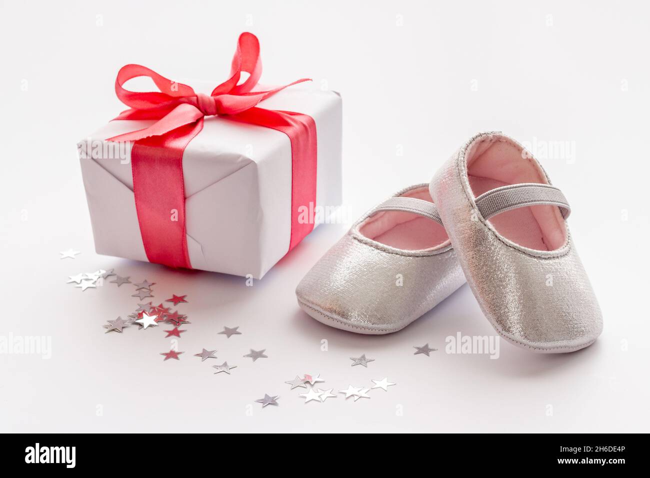 Accessoires Rose Pour Bebe Fille Avec Boite Cadeau Pour Enfant Le Jour De Naissance Ou Fete De Douche De Bebe Photo Stock Alamy