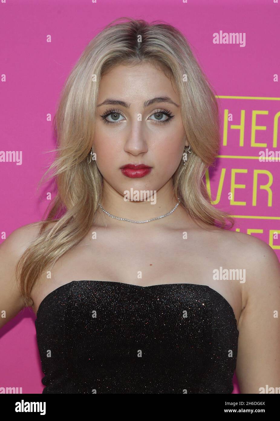 Ava kolker Banque de photographies et d’images à haute résolution Alamy