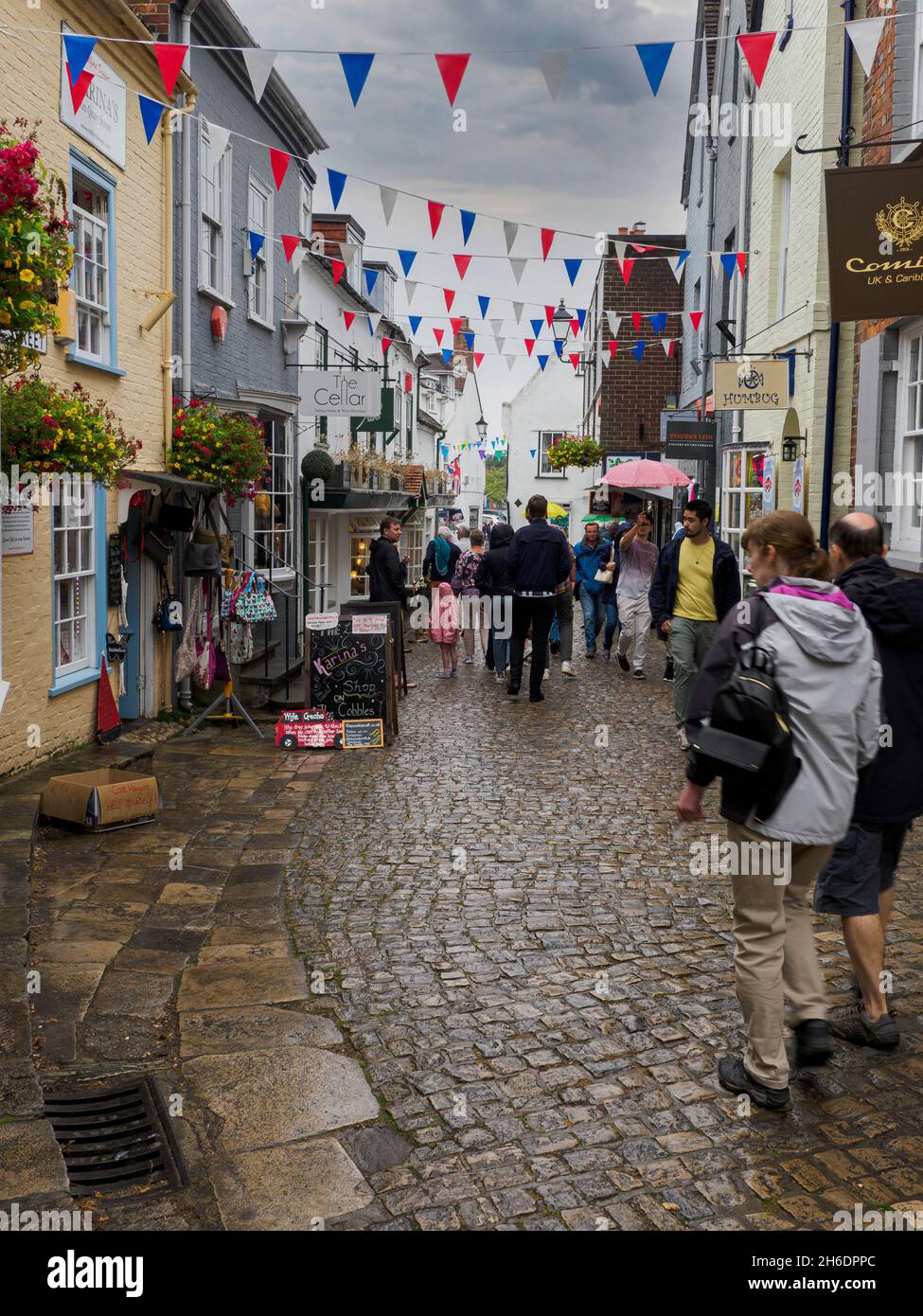 Quay Street menant au port, Lymington, Hampshire, Royaume-Uni Banque D'Images