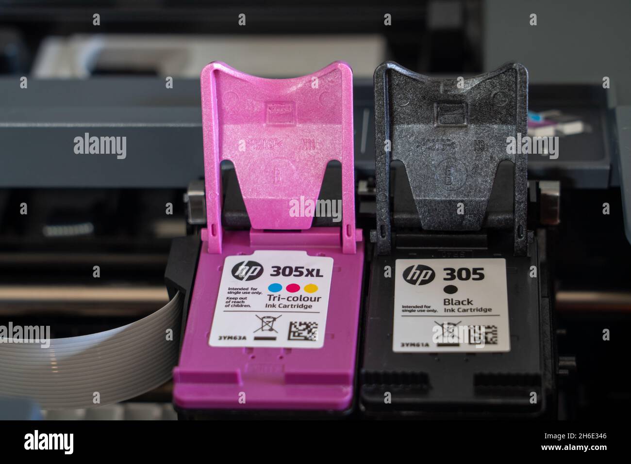 Lloret de Mar, Espagne - 11.15.2021: Chariot d'impression HP inc pour  imprimante couleur et noir envier série 6000 Photo Stock - Alamy