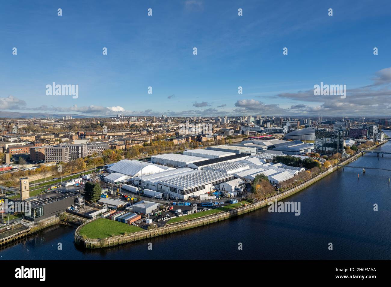Vue aérienne du site du Sommet climatique de la COP26 à Glasgow, sur le campus de la SEC Banque D'Images